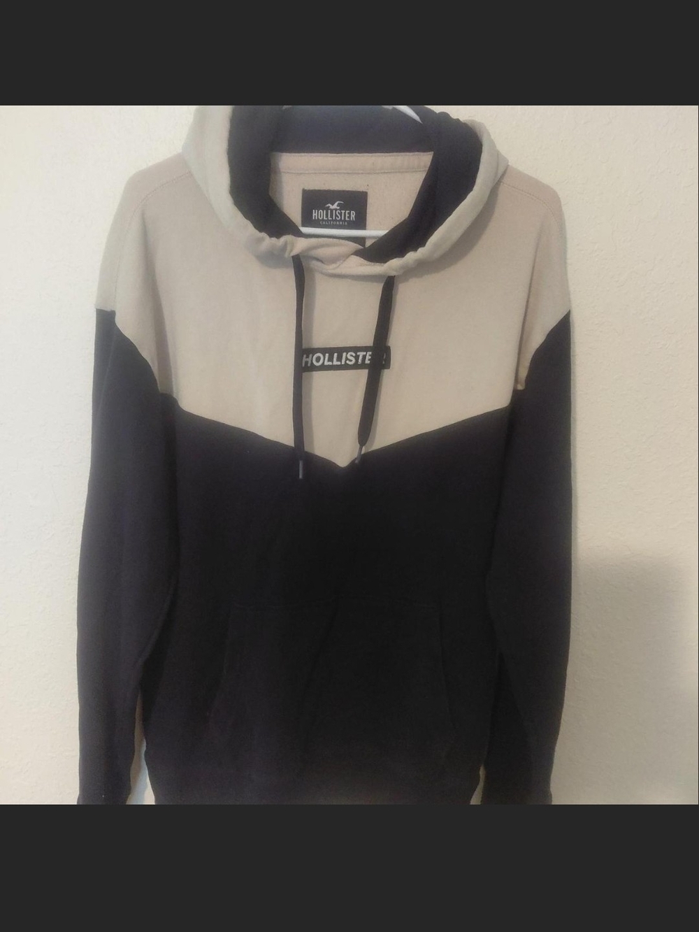 Hollister Colorblock Hooded Sweater in Cream and Black